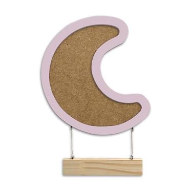 Imagem de Porta Maternidade Para Amigurumi em Mdf Colorido Moldura Lua com Plaquinha Cor:Rosa Chá;Tamanho:21,7x27,3 cm