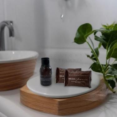 Imagem de Combo 140unds Sabonete 20gr + 70unds Shampoo 2em1 Luxo 30ml Melão e Ja