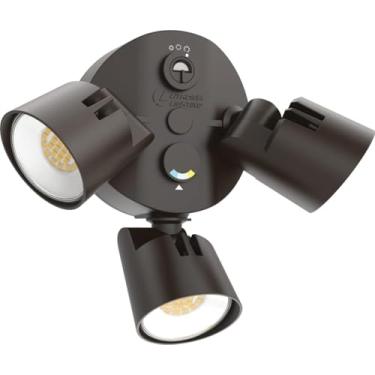 Imagem de Lithonia Lighting Holofote de segurança exterior LED 3RH ALO SWW2 120 PE DDB M2 HomeGuard LED para ambientes externos, saída de luz ajustável, CCT alternável, fotocélula, 3 luzes, bronze