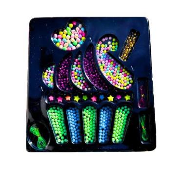 Imagem de Kit Miçangas para pulseira cordão 303 peças cores atrativas brinquedo 