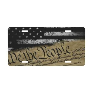 Imagem de Placa de carro We The People Patriotic Black Gray Bandeira Americana Decorativa. Placa de metal para carro. Placa de alumínio Noverlty impermeável Colorfast 30 x 15 cm