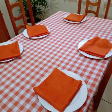 Toalha de Mesa Retangular Para 6 Lugares Xadrez Vermelho 1.45m x