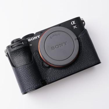 Imagem de Iborrys - Meia capa de couro genuíno especializada para Sony A7C Mark II A7C2 A7CR Alpha 7C II 7C2R - Corpo de couro de cabra de camada superior + placa de base de metal design 2 em 1 (couro de cabra