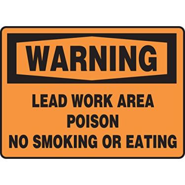 Imagem de Accuform Placa MSMK027VS, legenda "aviso chumbo área de trabalho veneno não fumar ou comer", 25,4 cm de comprimento x 35,5 cm de largura x 0 cm de espessura, vinil adesivo, 25,4 cm x 35,5 cm, preto