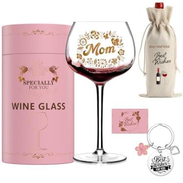 Imagem de GALOFAY Presentes de taças de vinho para mãe, conjunto de taças de vinho tinto com palavras de arte personalizadas, pacote de presente rosa com taça, saco de vinho, chaveiro e cartão para aniversário