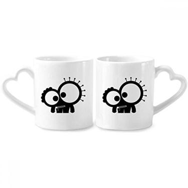 Imagem de Universe Alien Monster Criature Conjunto de canecas de porcelana para casais, copo de cerâmica para amantes com alça de coração