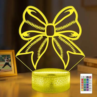 Imagem de OkiyiD Lâmpada de ilusão 3D com arcos de softball, luz noturna com controle remoto que muda de 16 cores, arcos de equipe esportiva de softball, presentes de competição de softball, presentes para
