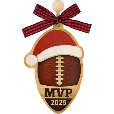 Imagem de Shzbtdo Enfeites de futebol de Natal de madeira – enfeites de pendurar para decoração de árvore de Natal, enfeites de futebol para meninos adolescentes, jogadores, treinadores, fãs e amantes de