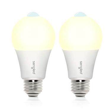 Imagem de Sengled A19 Lâmpada com sensor de movimento para ambientes externos/internos 11 W (equivalente a 75 watts), luz de detecção de movimento branca suave sensor de fotocélula integrado para varanda frontal e garagem, corredor 3000K 1200LM, pacote com 2
