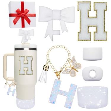 Imagem de Miglaja Acessórios brancos para Stanley Cup 850.5 g 1,134.0 g, todos os acessórios caixa de presente contêm topo de palha de flor, bota de silicone, adesivos de letras e pingentes, conjunto de tampa