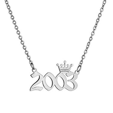 Imagem de MICOMAKA Número de ano de nascimento com colar de coroa, inglês antigo, joia de aniversário memorável para mulheres e meninas, joia de aniversário personalizada, pingente de aço inoxidável de ouro