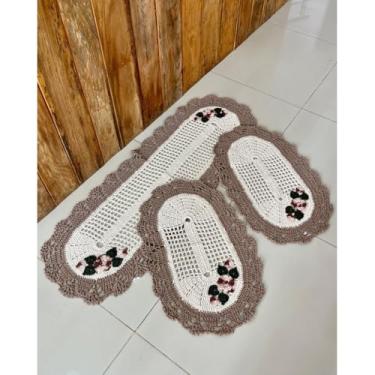 Imagem de Kit Tapete e Passadeira Cozinha Oval 3 Peças Bico Leque Flor Crochê Artesanal (Café com leite)