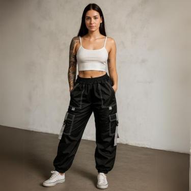 Imagem de Calça Cargo Feminina com Bolsos Fivela e Detalhe Refletivo - Lush Worl