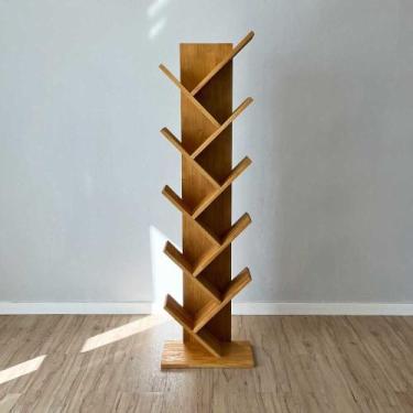 Imagem de Estante de Madeira para Livros Tree Alta Nozes - ArtFactory Design