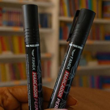 Imagem de Kit 2 Marcadores Permanentes Famix  Escolha a Cor, 2 PRETOS