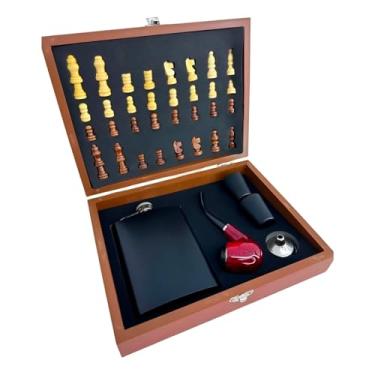 Imagem de Kit Premium de Xadrez com Maleta em Madeira, Tabuleiro 24x18cm, 32 Peças, Cantil 270ml em Aço Inox, Cachimbo, Funil e 2 Copos