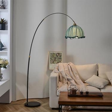 Imagem de Luminária de chão contemporânea de luxo, com design moderno e artístico, ideal para sala de estar, quarto, escritório, casa de campo, hotel ou residências. Possui LED, design retrô e criativ