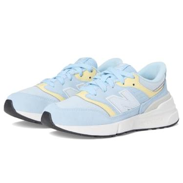 Imagem de New Balance Tênis infantil unissex 997r (criança grande), Azul cromado claro/pergaminho, 22 BR G