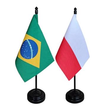 Imagem de Kit Bandeiras de Mesa Brasil e Polônia, 26cm Altura Total, 18x11cm, Multicolorido, Tecido Oxford, Base Plástica, para Escritório, Eventos e Decoração