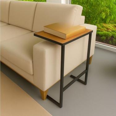 Imagem de Mesinha de Apoio para Sofá e Sala - Pés em Ferro Estilo Industrial, Compacta e Durável para Ambientes Domésticos (Madeirado)