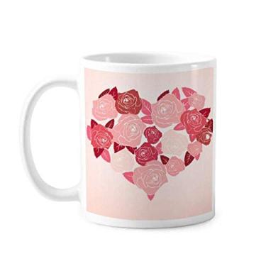 Imagem de Caneca de cerâmica para o Dia dos Namorados com rosas em formato de coração
