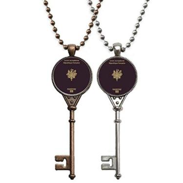 Imagem de OFFbb-USA Colar de chave com bandeira exclusiva francesa do país turístico, pingente de joia para decoração de casal