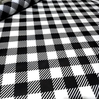 Imagem de TNT Festa Junina Xadrez Xadrezão Branco e Preto 1.50m X 1,40m