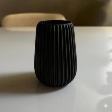 Imagem de Kit 3 Vasos Decorativos Minimalistas – Cachepot Branco Leve e Resistente 10cm, 14cm e 18cm(1 UNIDADE 10CM PRETO)