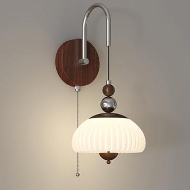 Imagem de Luminária de parede retrô com interruptor e dimmer, 3 níveis de brilho, acabamento em madeira e metal, cúpula de acrílico, estilo industrial retrô, ideal para sala de estar.