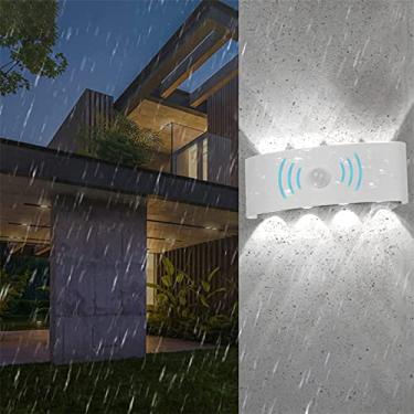 Imagem de Luz de parede branca para ambientes externos/internos com sensor de movimento, lâmpada de parede exterior de jardim, impermeável, sensor de indução externo de alumínio IP65, arandelas de parede, entrada, jardim, corredor, pátio (luz branca)