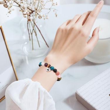 Imagem de Pulseira feminina com pingente de coração delicado com inicial A-Z, elástico, hipoalergênico, não mancha, à prova d'água, presentes de aniversário personalizados, joias modernas multicoloridas, One