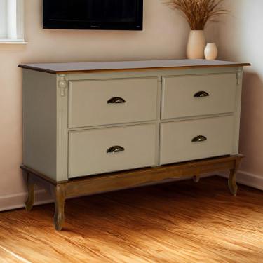 Imagem de Rack 04 Gavetas Com Puxadores Concha Pés Luiz Xv - Amêndoa Laca Com Tampo E Base Imbuia Glazer