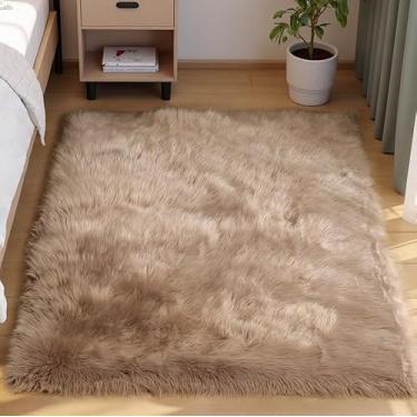 Imagem de Goolela Tapete fofo de pele sintética para quarto, 10 x 15 cm, marrom claro, bege, pele de carneiro, felpudo, felpudo e macio para sala de estar, cabeceira, dormitório, lavável, retangular