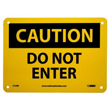 Imagem de NMC Placa OSHA C135R, legenda "CUIDADO - DO NOT ENTER", 25,4 cm de comprimento x 17,8 cm de altura, plástico rígido, preto sobre amarelo