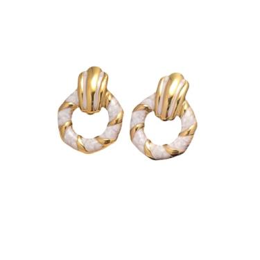 Imagem de DIAMANTIO Brincos femininos de argola torcida banhados a ouro 18 quilates, brincos redondos esmaltados brancos – Joias leves e grossas estilo retrô