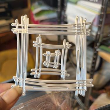 Imagem de LZBRDY Matrizes de corte para molduras, modelo de design de fundo para álbuns, cartões comemorativos, fotos de álbuns, artesanato de papel DIY, cartolina (3 peças de moldura quadrada cruzada 8,9 x 8,6