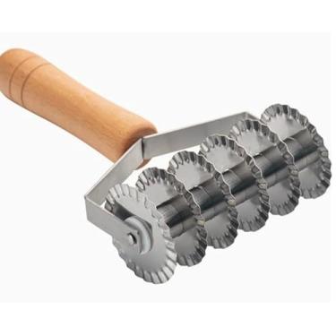 Imagem de Cortador de rolo de massa de aço inoxidável com cortador para massa, torta de biscoito de espaguete, pizza, rolo de crosta (cabo de madeira)