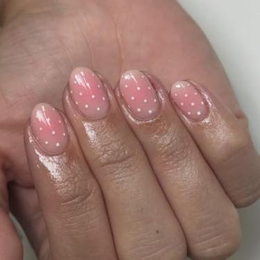 Imagem de Unhas postiças curtas redondas ombré rosa branco com simples potdot Desien cobertura completa cola acrílica falsa em unha para mulheres, 24 peças