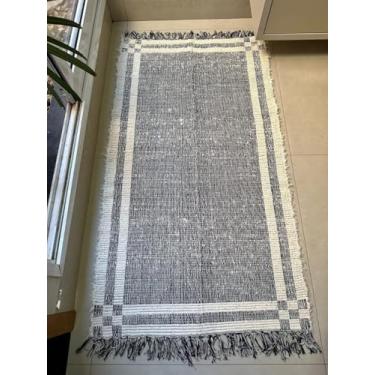 Imagem de Tapete Boho Artesanal, Preto e Branco, Estilo Rústico com Franjas, Tecido Manual para Sala de Estar e Quarto