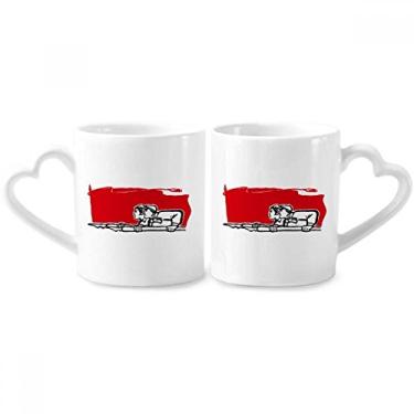 Imagem de Conjunto de canecas de porcelana para casal com estampa de caneta e bandeira vermelha
