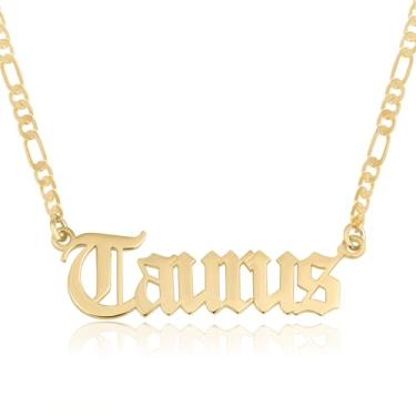 Imagem de Colar com nome do zodíaco para mulheres – placa de identificação gótica em inglês antigo na corrente Fígaro – 12 signos de astrologia e horóscopo, Medium, Banhado a ouro, Sem Pedra Preciosa