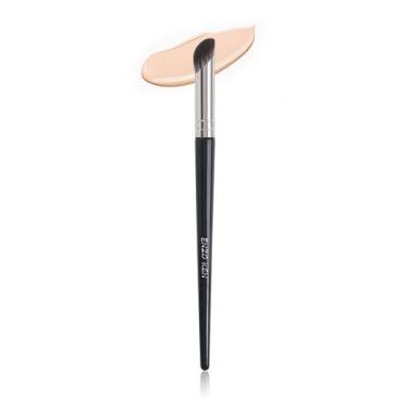 Imagem de Pincel de maquiagem ENZO KEN Angled Concealer Brush Under Eye Black