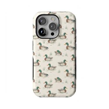 Imagem de Casely Capa para iPhone 15 Pro | Mallard & Co. | Coleção The Boyfriend | Design protetor arrojado | Compatível com MagSafe