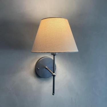 Imagem de Luminária de Parede Arandela Quarto Sala Cabeceira Com Cúpula Clássica de Tecido Algodão Revestida em Acetato Estrutura em Alumínio Tensão Bivolt TANGERINA (Chumbo Cup Bege)