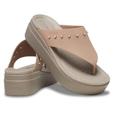 Imagem de Crocs Brooklyn Flip Low Wedge feminino, Cortiça/cogumelo, 40