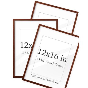Imagem de UPWOIGH Conjunto de 3 porta-retratos de madeira de carvalho real de nogueira, 30,5 x 11 cm com tapete ou 30,5 x 16 sem tapete, molduras de pôster marrom, pacote com 3, moldura de madeira sólida