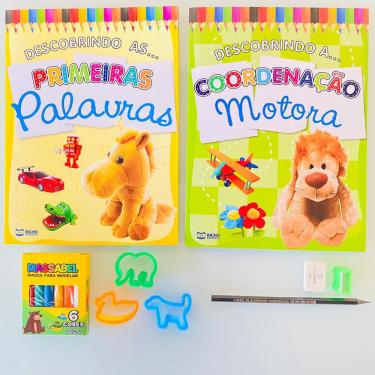 Livro infantil colorir aquarela Time de Heróis + massinha com forminhas  para modelar em Promoção na Americanas