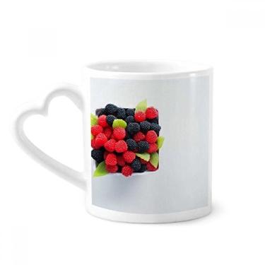 Imagem de Caneca de fotografia de frutas vermelhas temperadas caneca de café cerâmica copo de coração de vidro