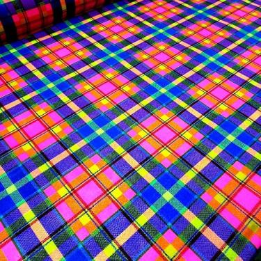 Imagem de TNT Festa Junina Xadrez Bao Neon 5.00m X 1,40m