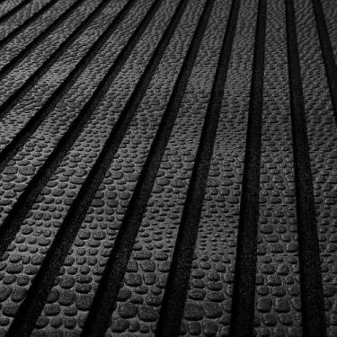 Imagem de ICOOP Revestimento de vinil para barcos diamante marrom escuro almofada de leme autoadesivo espuma EVA piso de barco com adesivo 3M 240 cm x 90 cm deck marítimo para barcos antiderrapante impermeável